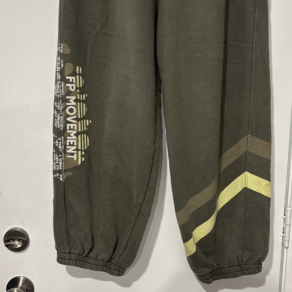 Free people Movement All Star
(NWT
Logo Pants - Picture 5 of 7